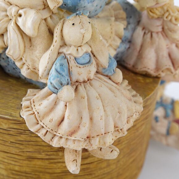 SAN FRANCISCO MUSIC BOX CO MUSICAL FIGURINE DOLLS HEART TUGS COLLECTING FRIENDS - Picture 15 of 16